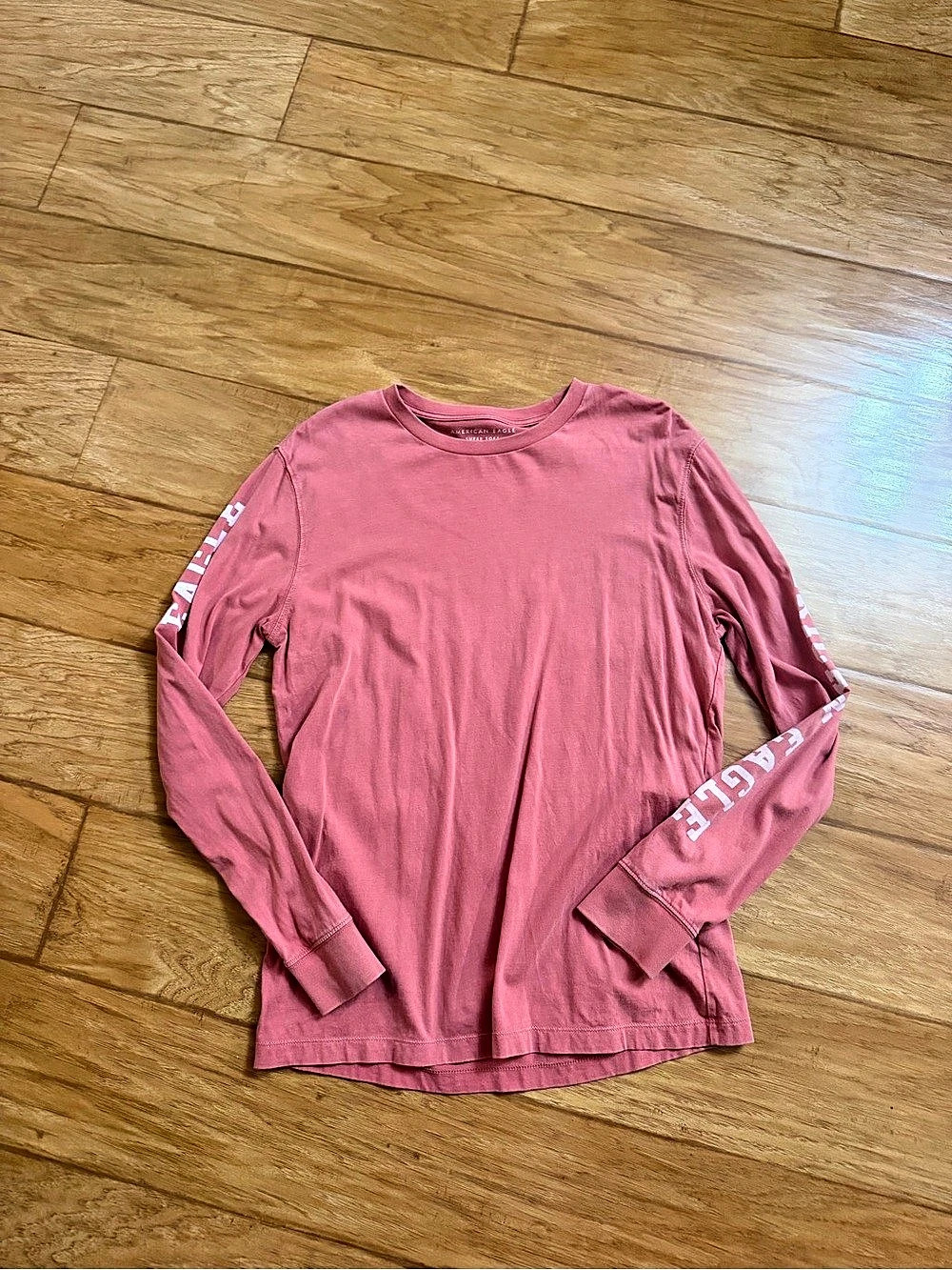 American Eagle Super Soft Standard Fit Long-Sleeve Logo Graphic T-Shirt